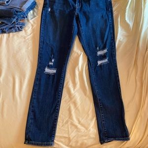 Levi’s Women’s 711 Skinny Jeans